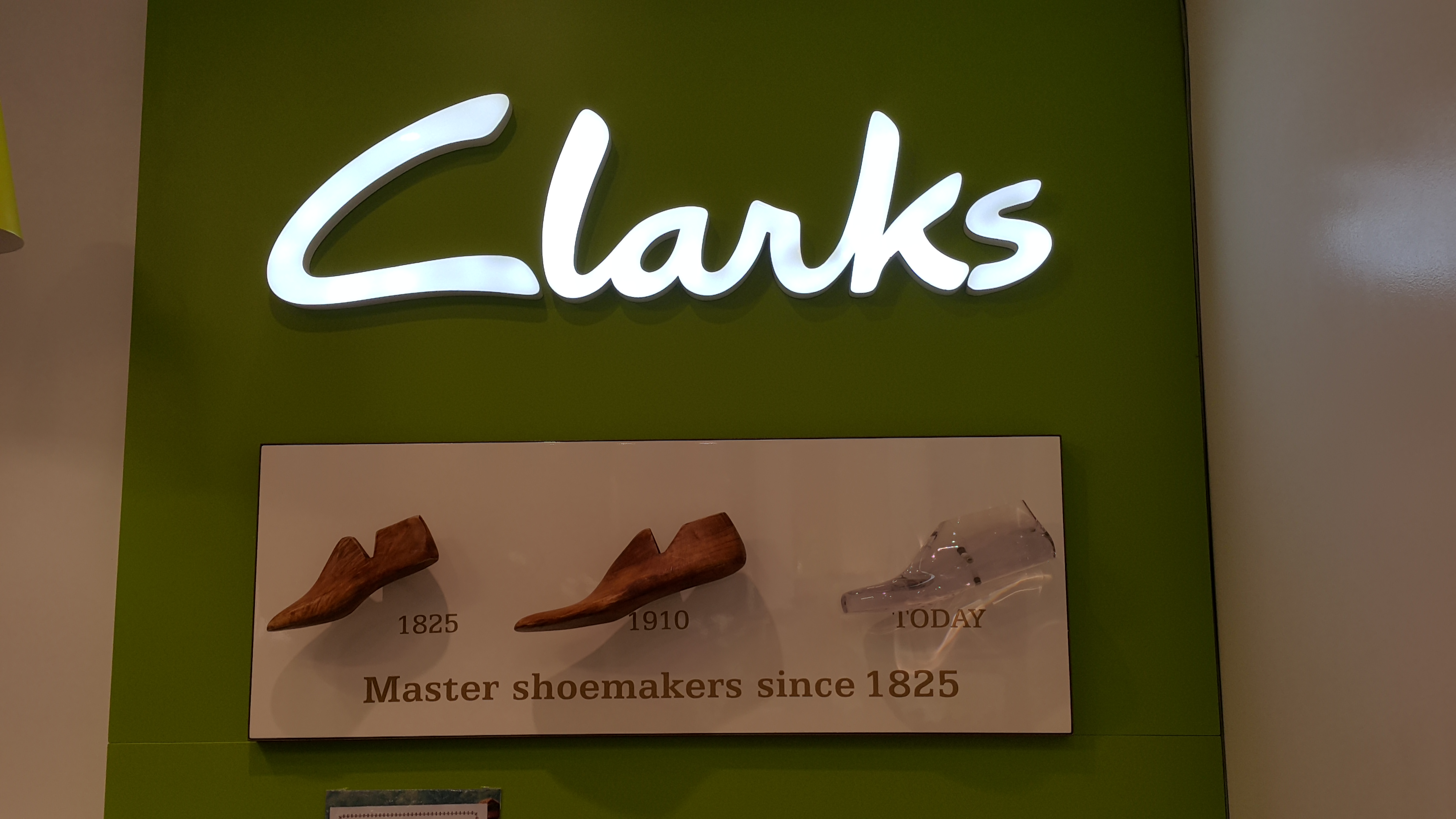 clarks shoes branches